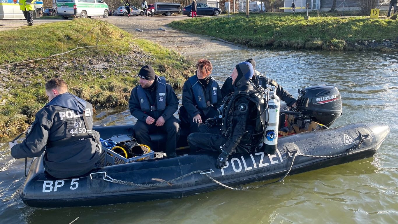 Spezialeinsatz am Main-Donau-Kanal: Kräfte suchen dort nach Hinweisen im Vermisstenfall der Alexandra R.