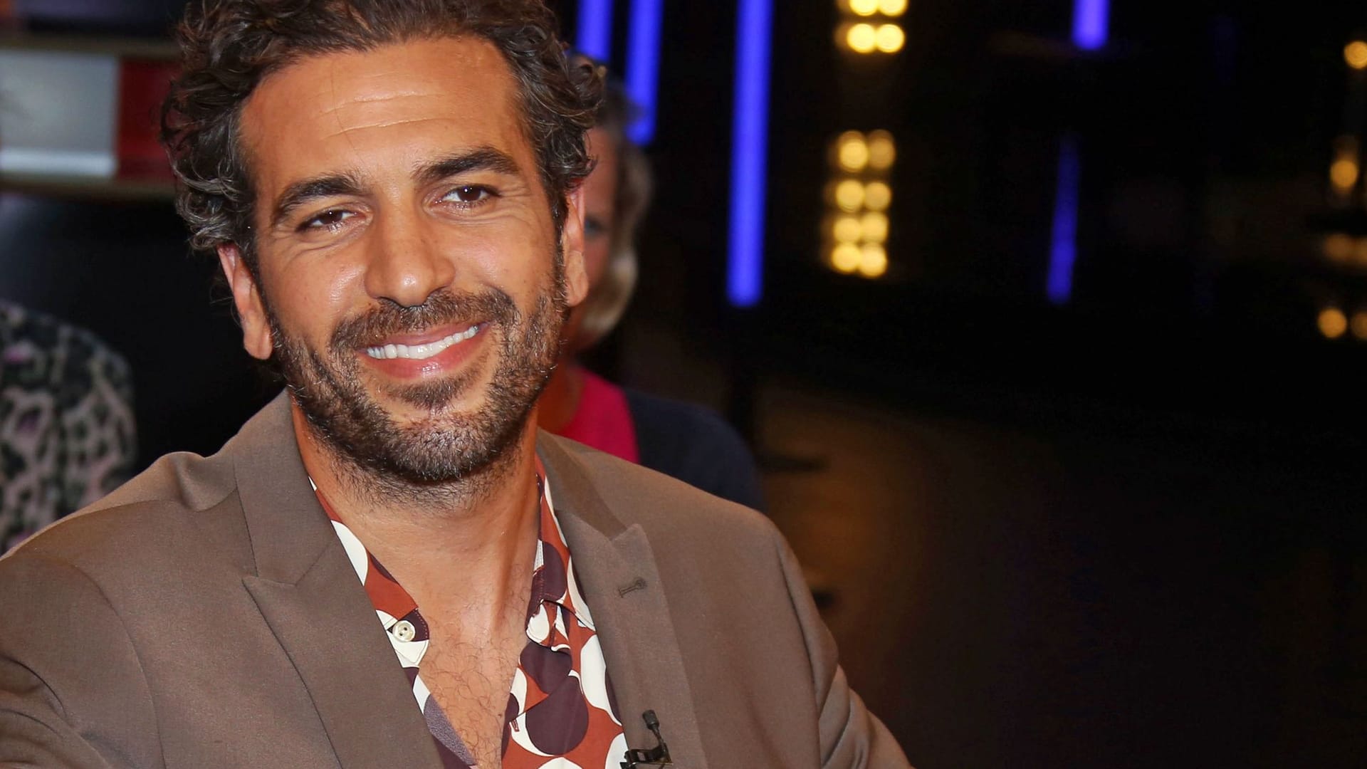 Elyas M'Barek: Der Schauspieler teilt sein Liebesglück mit der Öffentlichkeit.