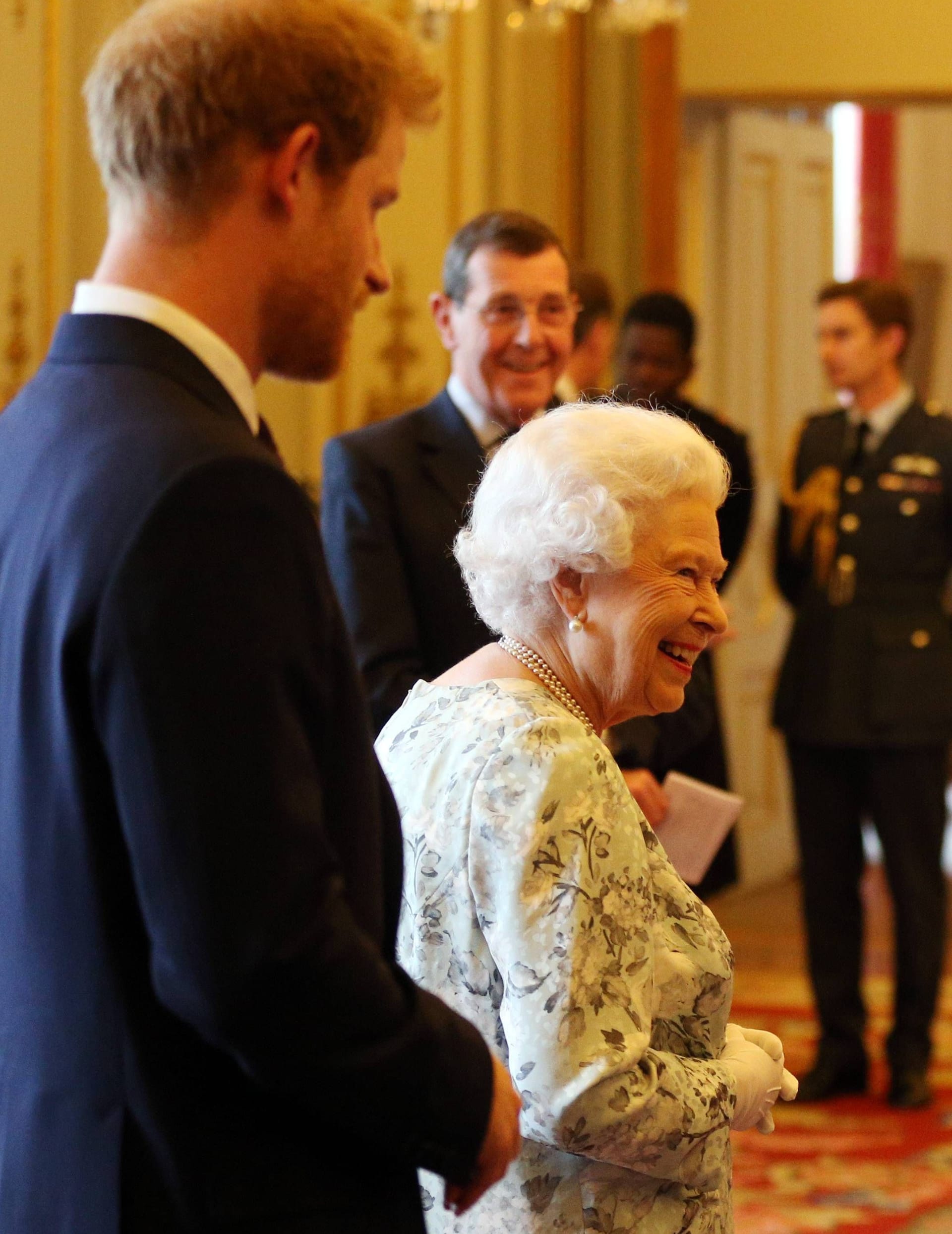 Prinz Harry und seine Großmutter: Sie sollen immer ein gutes Verhältnis zueinander gehabt haben.