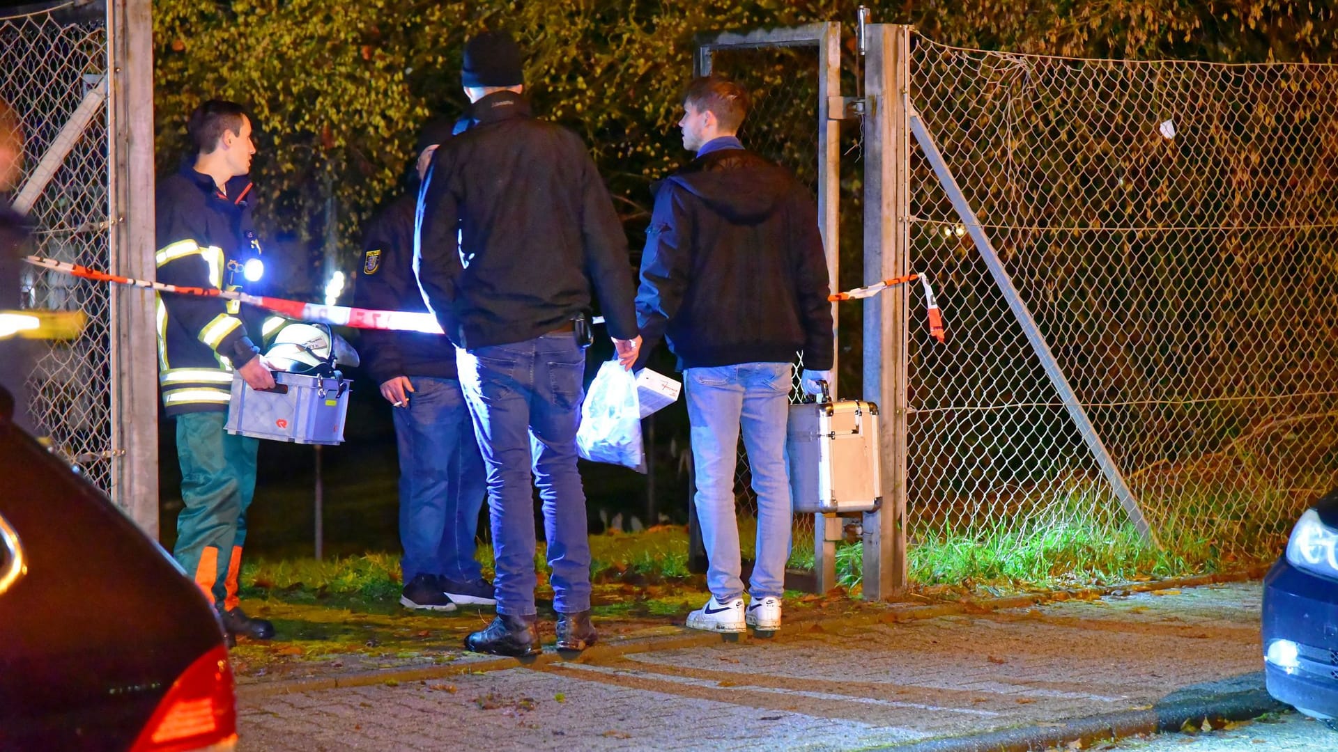 Sportplatz bei Friedrichsdorf-Köppern: Die Leiche wurde dort in einem Gebüsch gefunden.