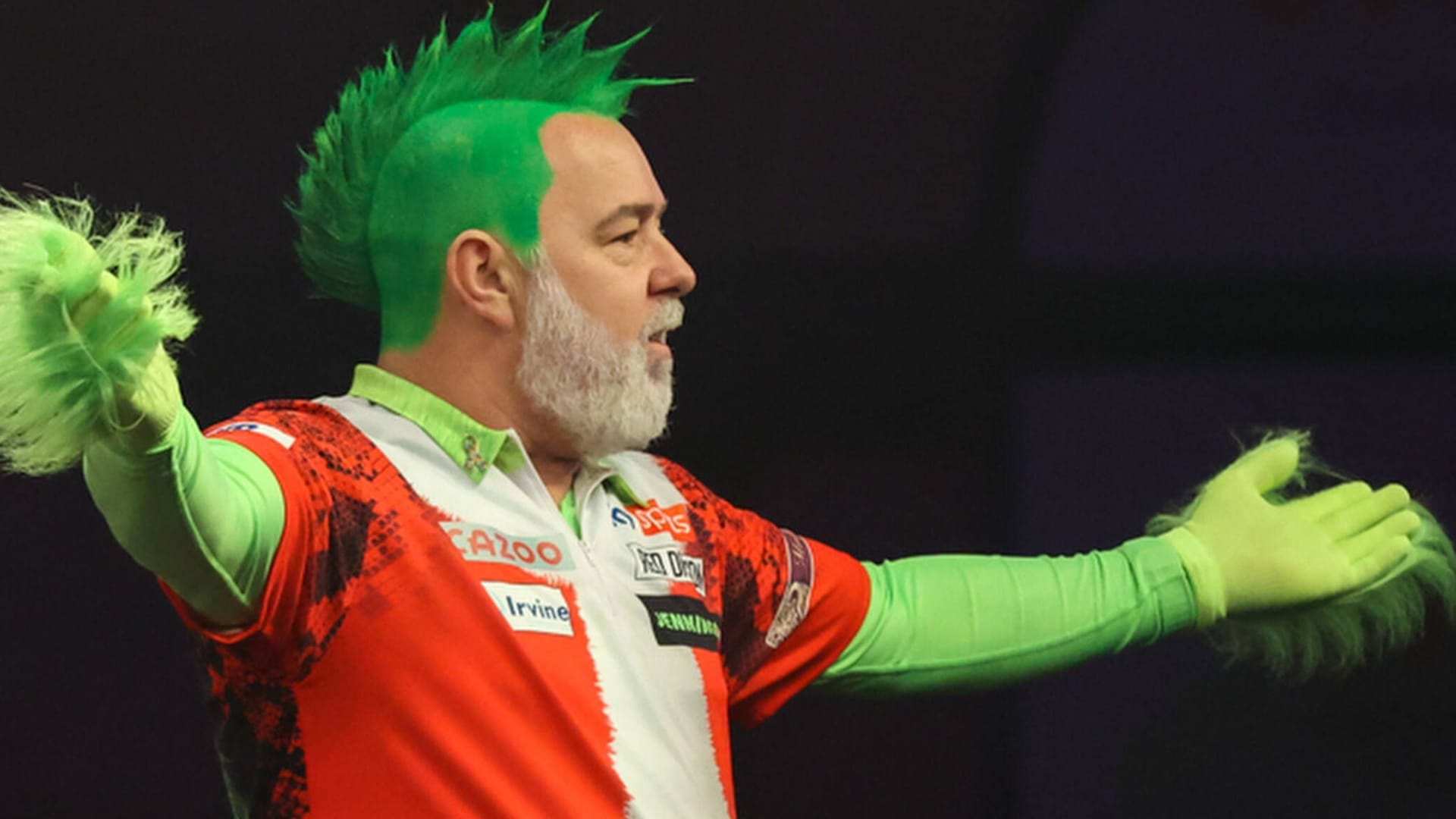 Peter Wright: Der Titelverteidiger kam zu seinem ersten Match im Grinch-Kostüm.