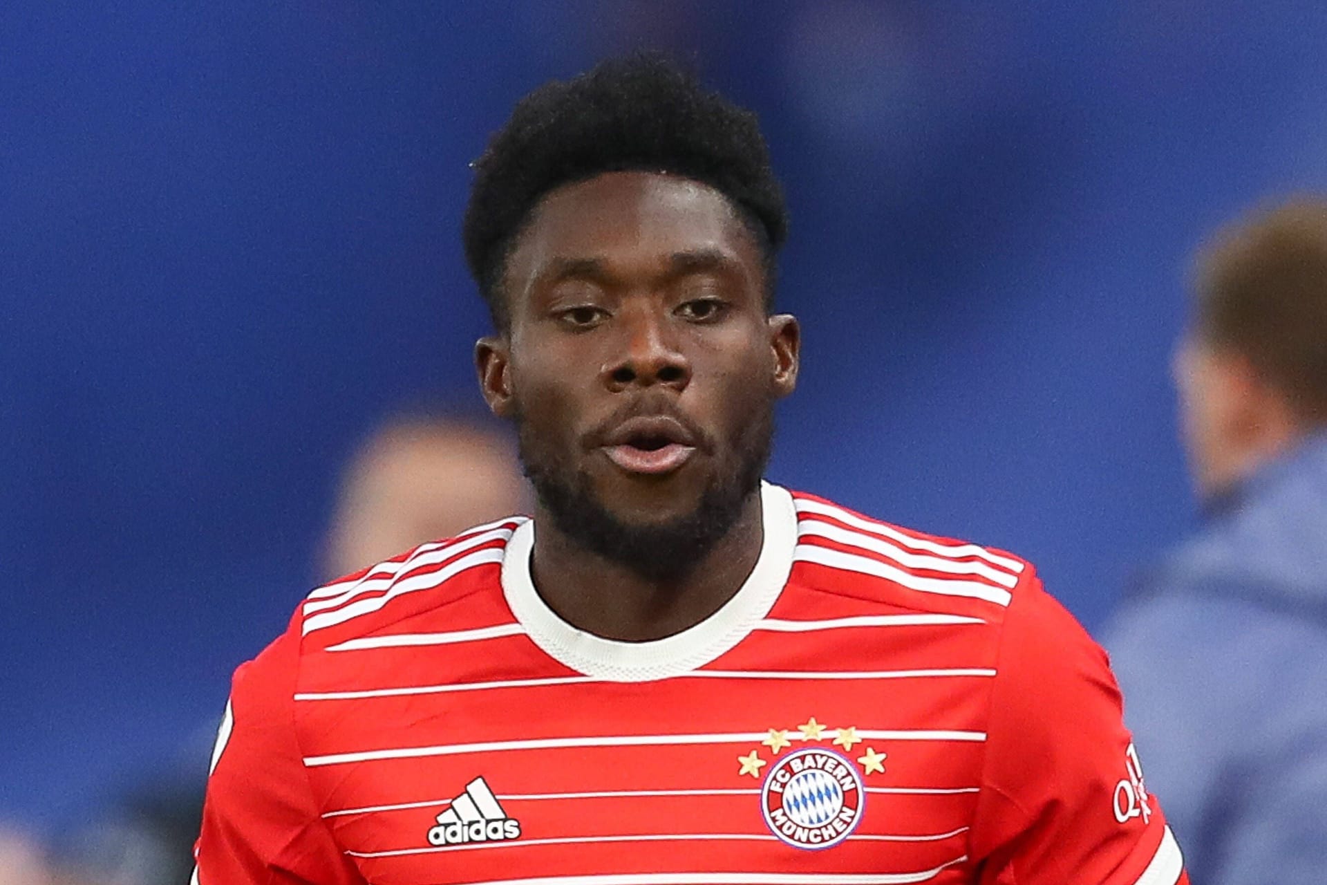 Alphonso Davies: Der Profi des FC Bayern ist im Visier von Real Madrid.