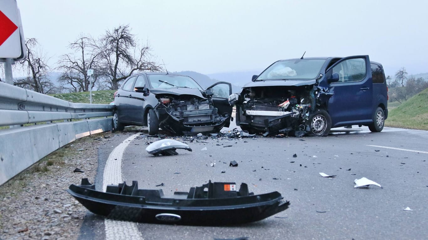 Unfall in Berglen im Rems-Murr-Kreis: Für den gesamten Mittwoch warnt der Deutsche Wetterdienst vor extrem glatten Straßen.