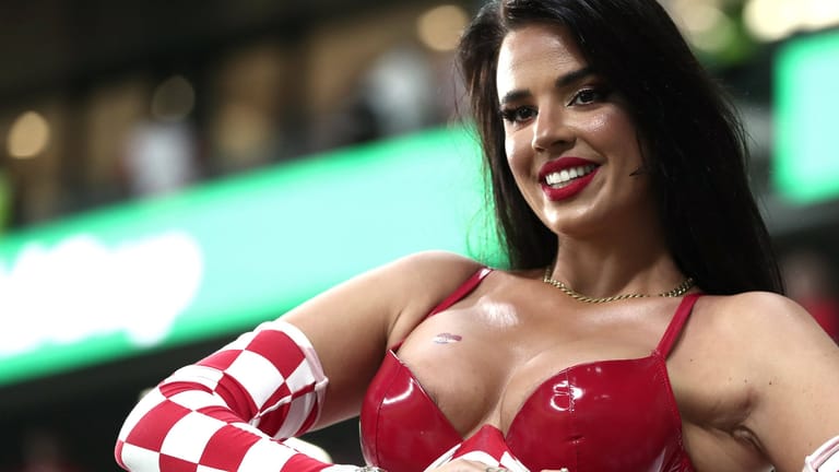 Ivana Knoll: Miss Kroatien zeigt sich wieder im Stadion.