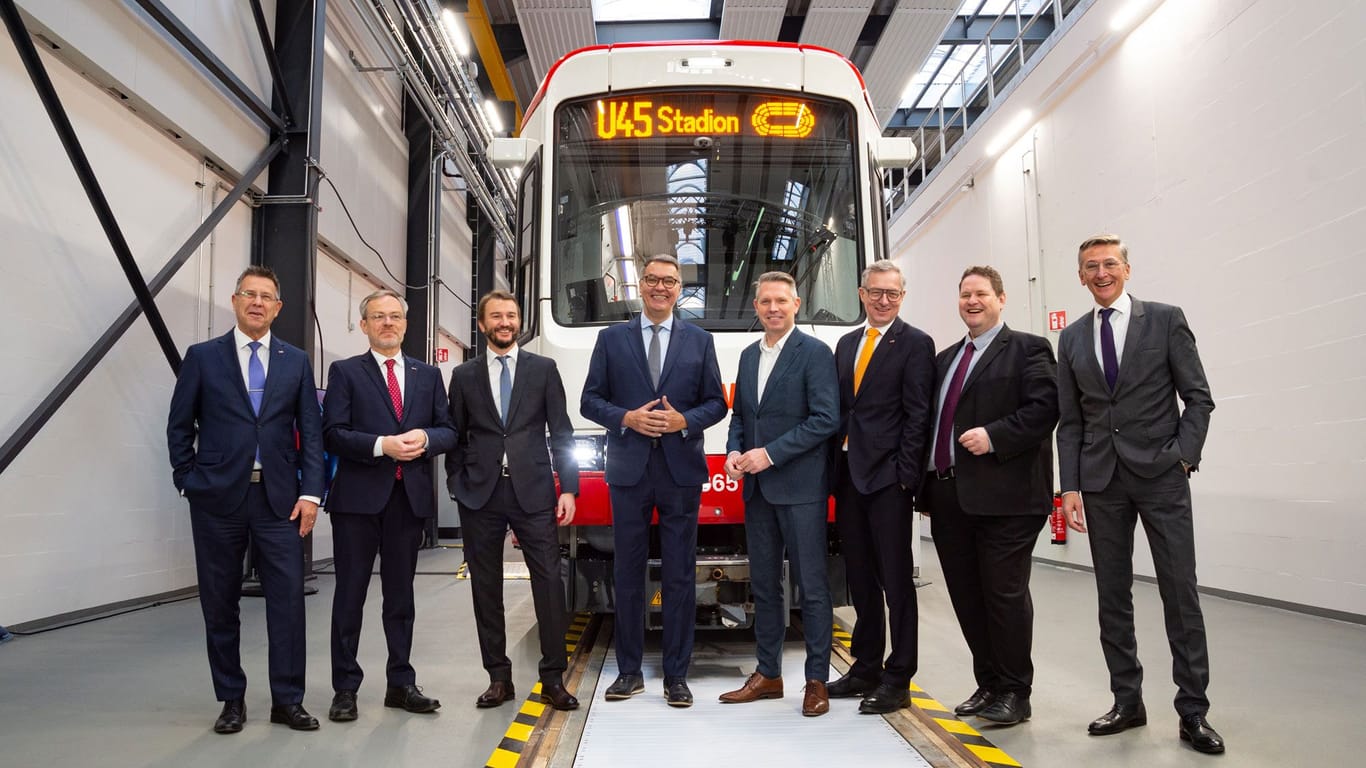 Neue Straßenbahnen für Dortmund: Ab Sommer 2023 sollen die Wagen auf die Schienen kommen.