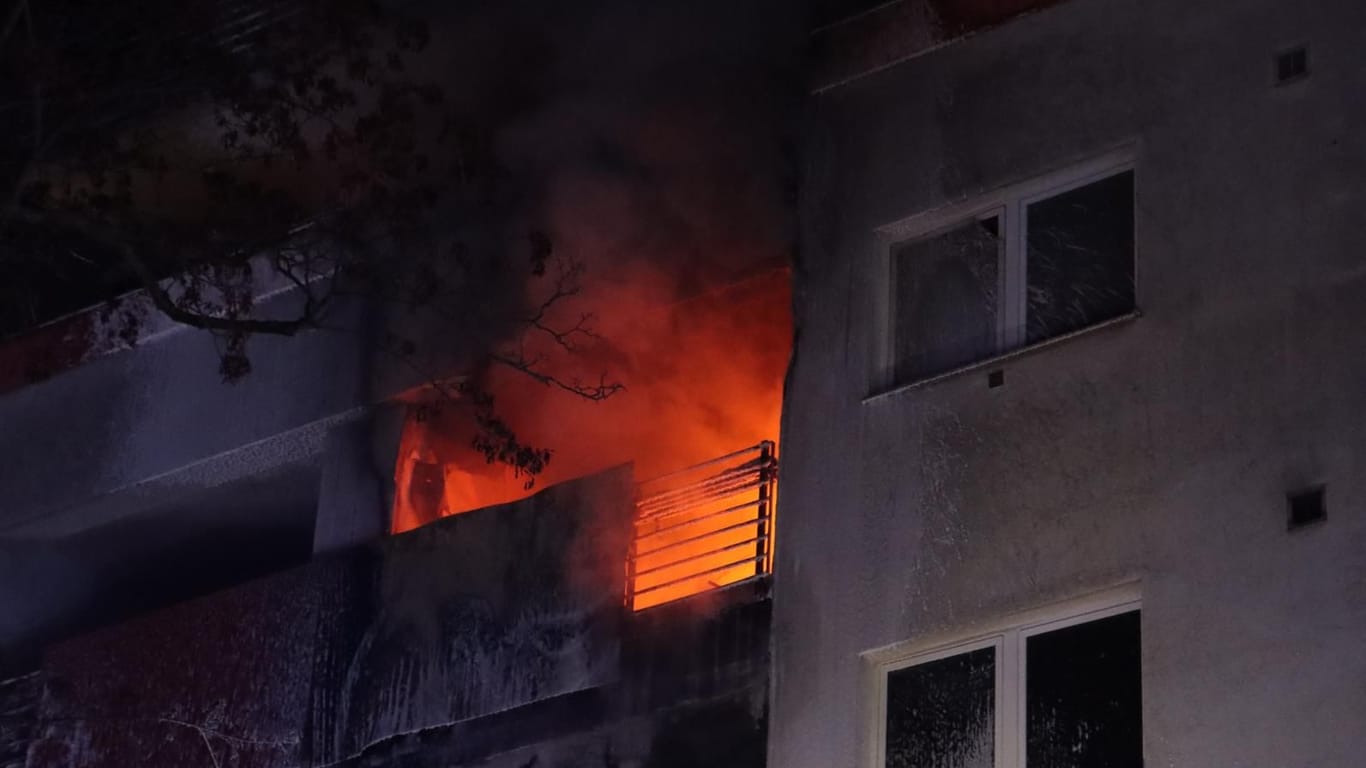 Feuer in Schmargendorf: Mehrere Wohnungen brannten in der Nacht zu Donnerstag.