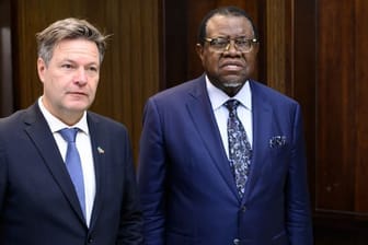 Robert Habeck und Hage Gottfried Geingob, Präsident von Namibia: In dem afrikanischen Land ist ein großes Projekt für "grünen" Wasserstoff in Planung.