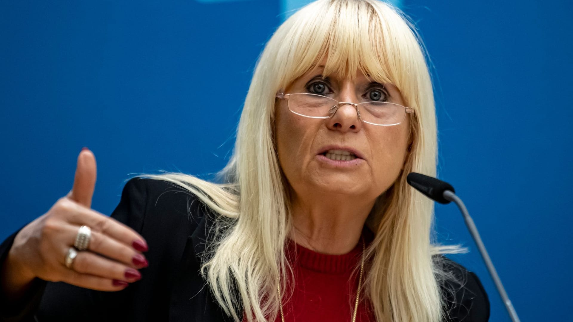 Innensenatorin Iris Spranger bei einer Pressekonferenz (Archivbild): Waffenaffinität von Menschen aus Spektrum der Reichsbürger sei schon lange bekannt. Innensenatorin Iris Spranger bei einer Pressekonferenz (Archivbild): Waffenaffinität von Menschen aus Spektrum der Reichsbürger sei schon lange bekannt.