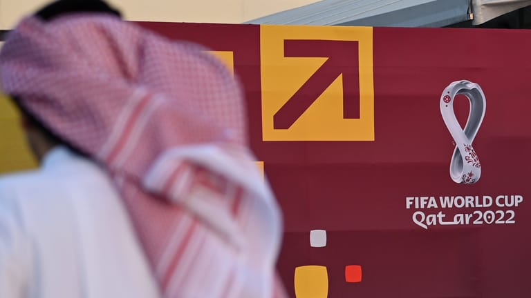 Das Logo der WM in Katar: Beim Turnier im Golfstaat ist viel vorgegeben.
