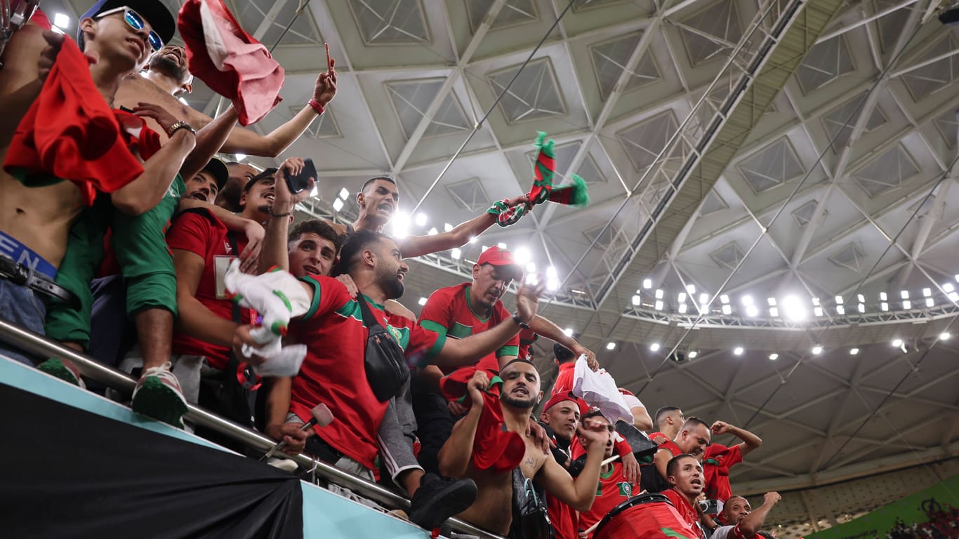 Die marokkanischen Fans verwandelten das Al-Thumama-Stadion wieder in ein Tollhaus.