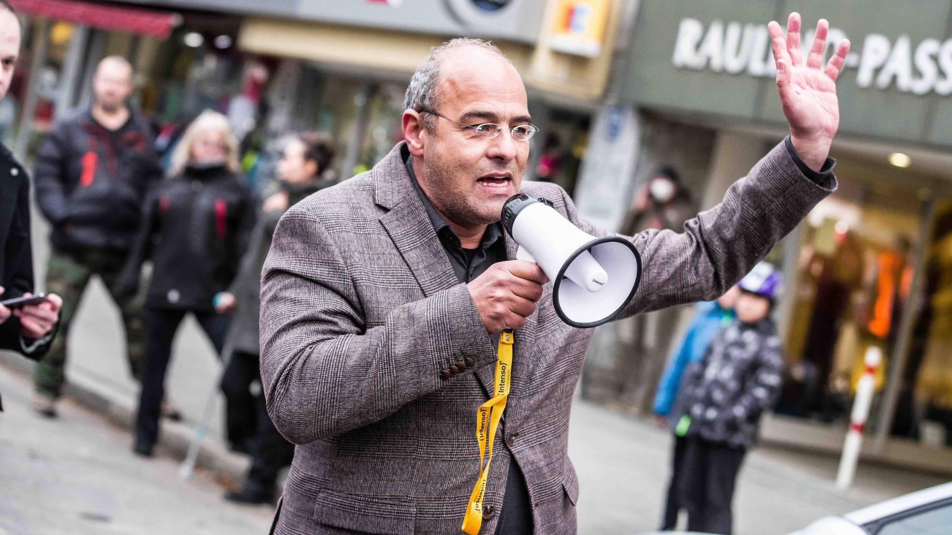 Peter Boehringer bei einer Demonstration gegen die Corona-Maßnahmen im November 2021: Der Bundestagsabgeordnete soll sich gut mit Malsack-Winkemann verstanden haben.