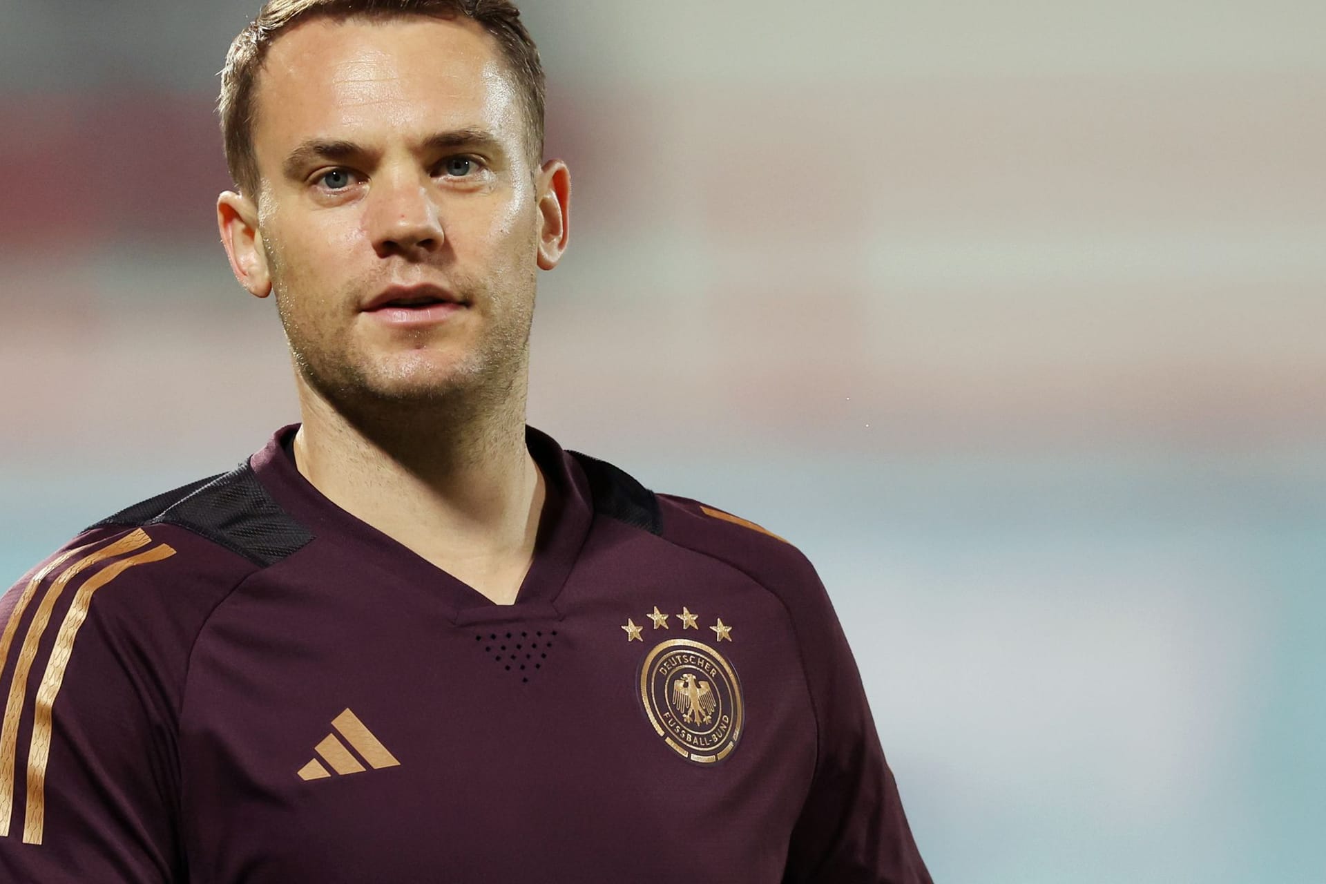 Manuel Neuer: Der 36-Jährige schickt Festtagsgrüße an seine Follower.