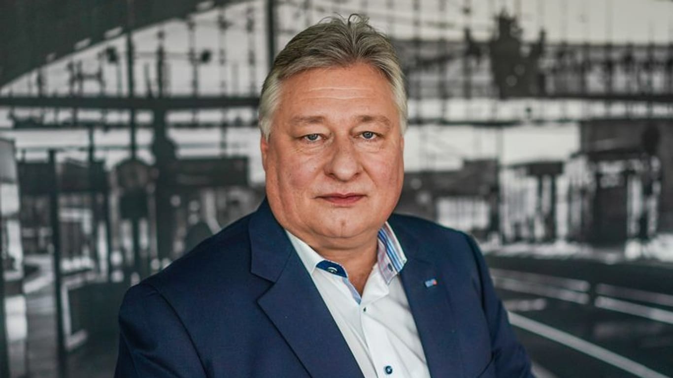 Martin Burkert ist seit Oktober 2022 Vorsitzender der Eisenbahn- und Verkehrsgewerkschaft (EVG).