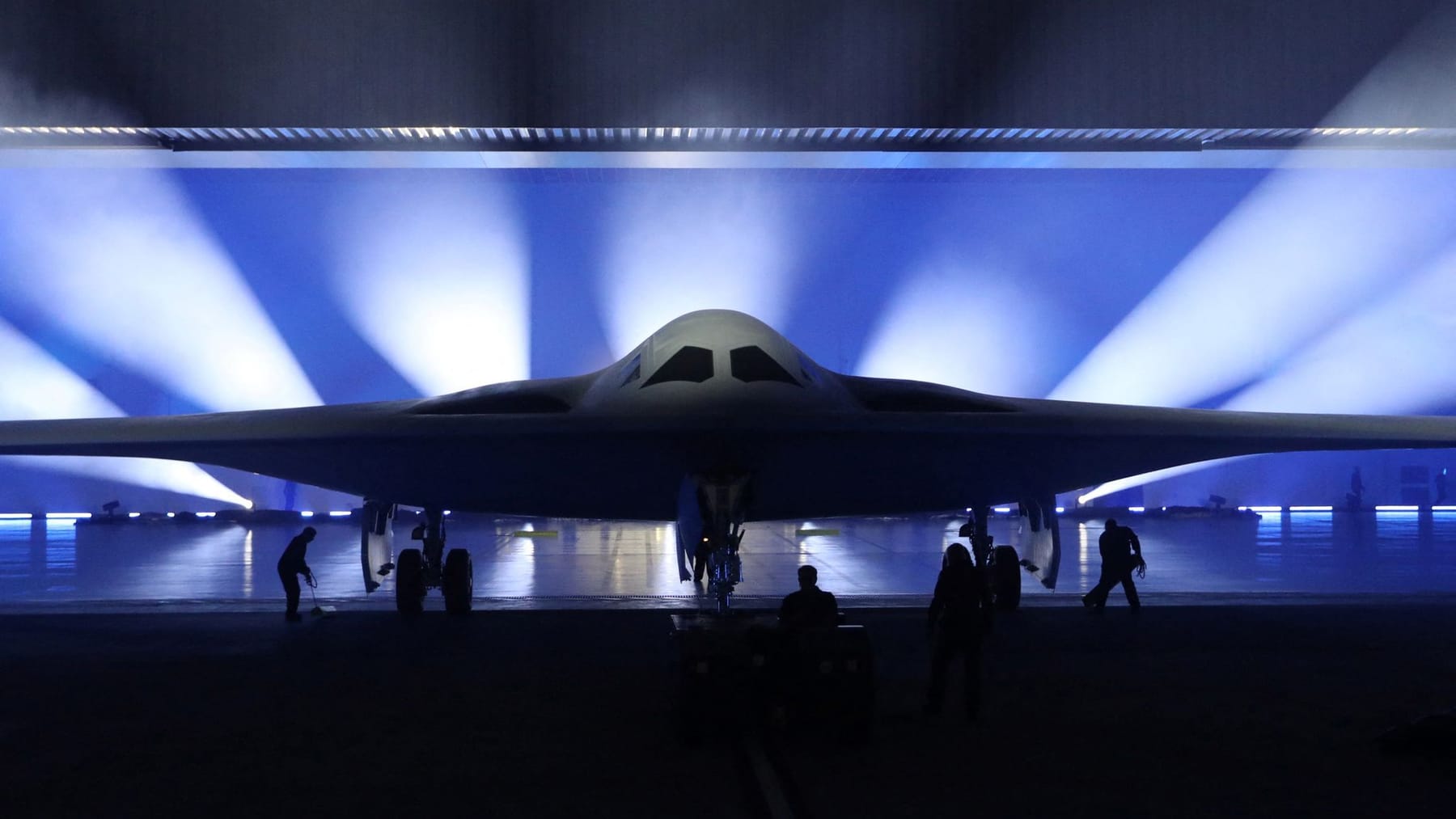 米国は新しいB-21ステルス爆撃機を発表