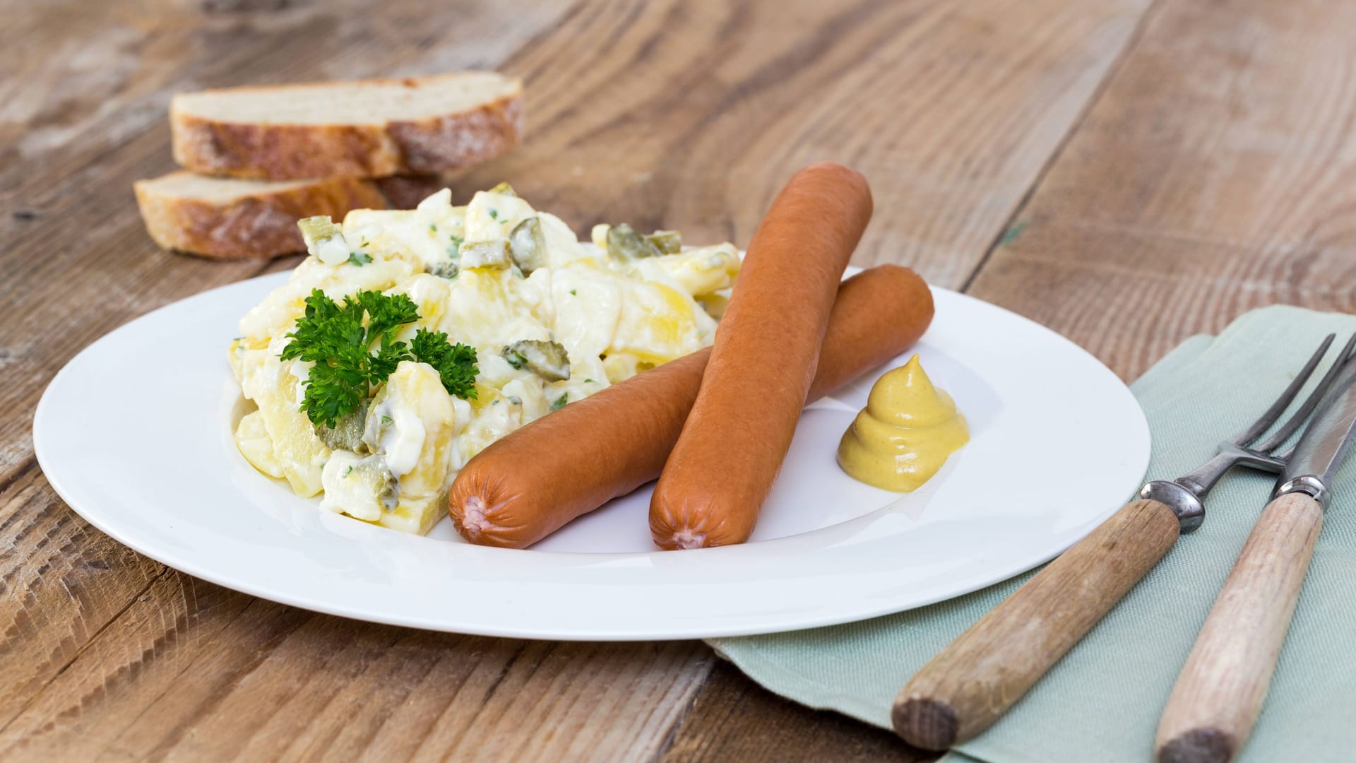 Kartoffelsalat: Der deutsche Klassiker ist schnell gemacht und individuell variierbar.