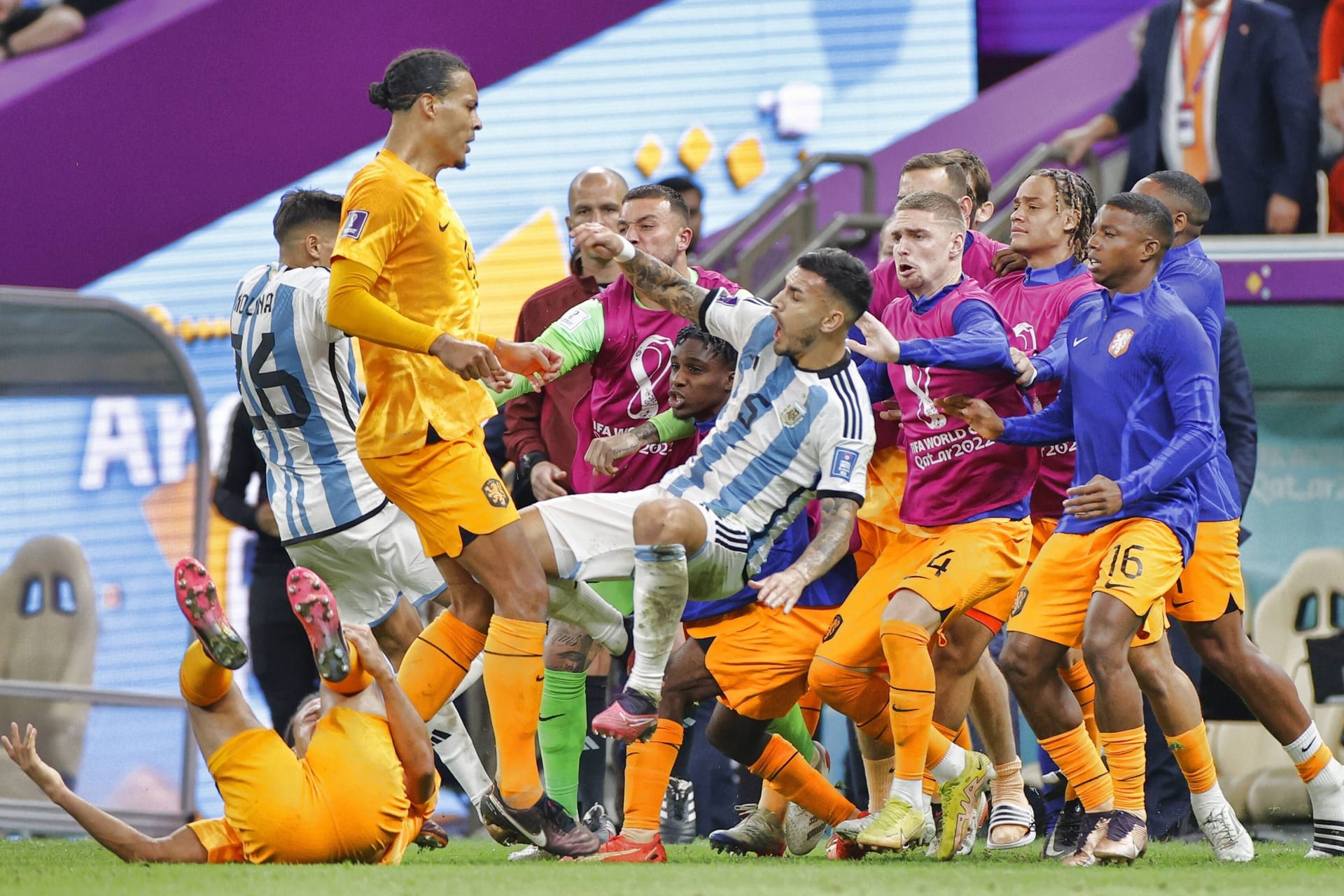 Niederlande gegen Argentinien: Im Viertelfinale kam es zu unschönen Szenen.