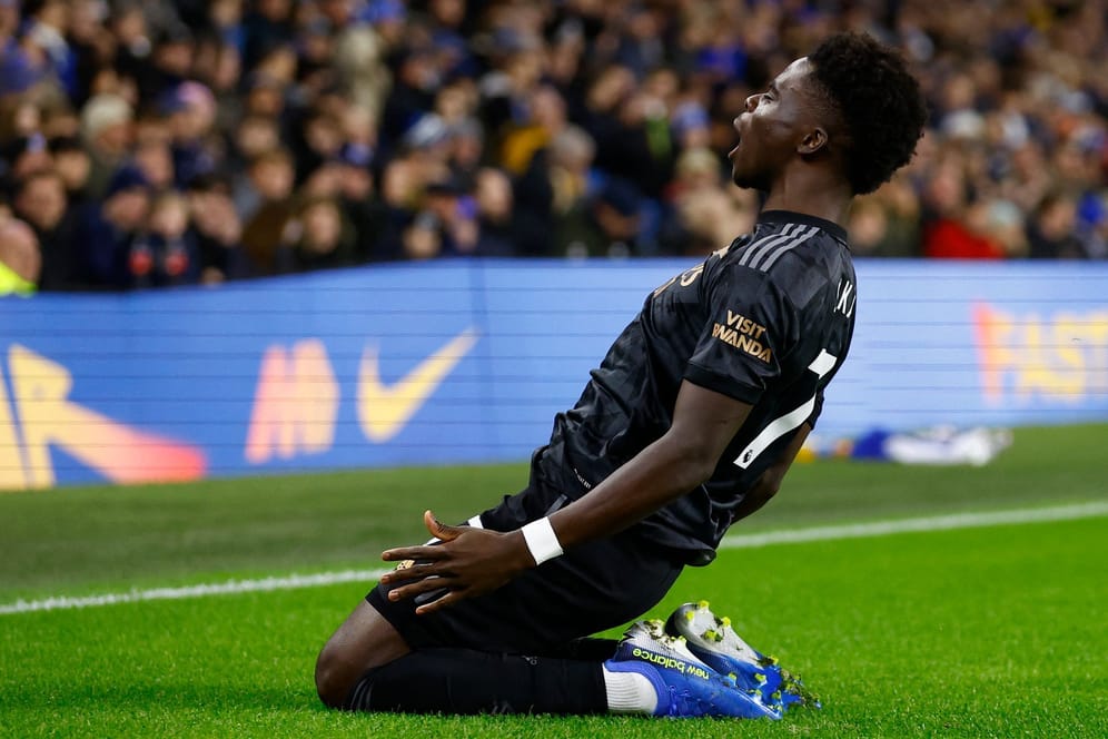 Bukayo Saka jubelt: Der englische Nationalspieler brachte Arsenal auf die Siegesstraße.