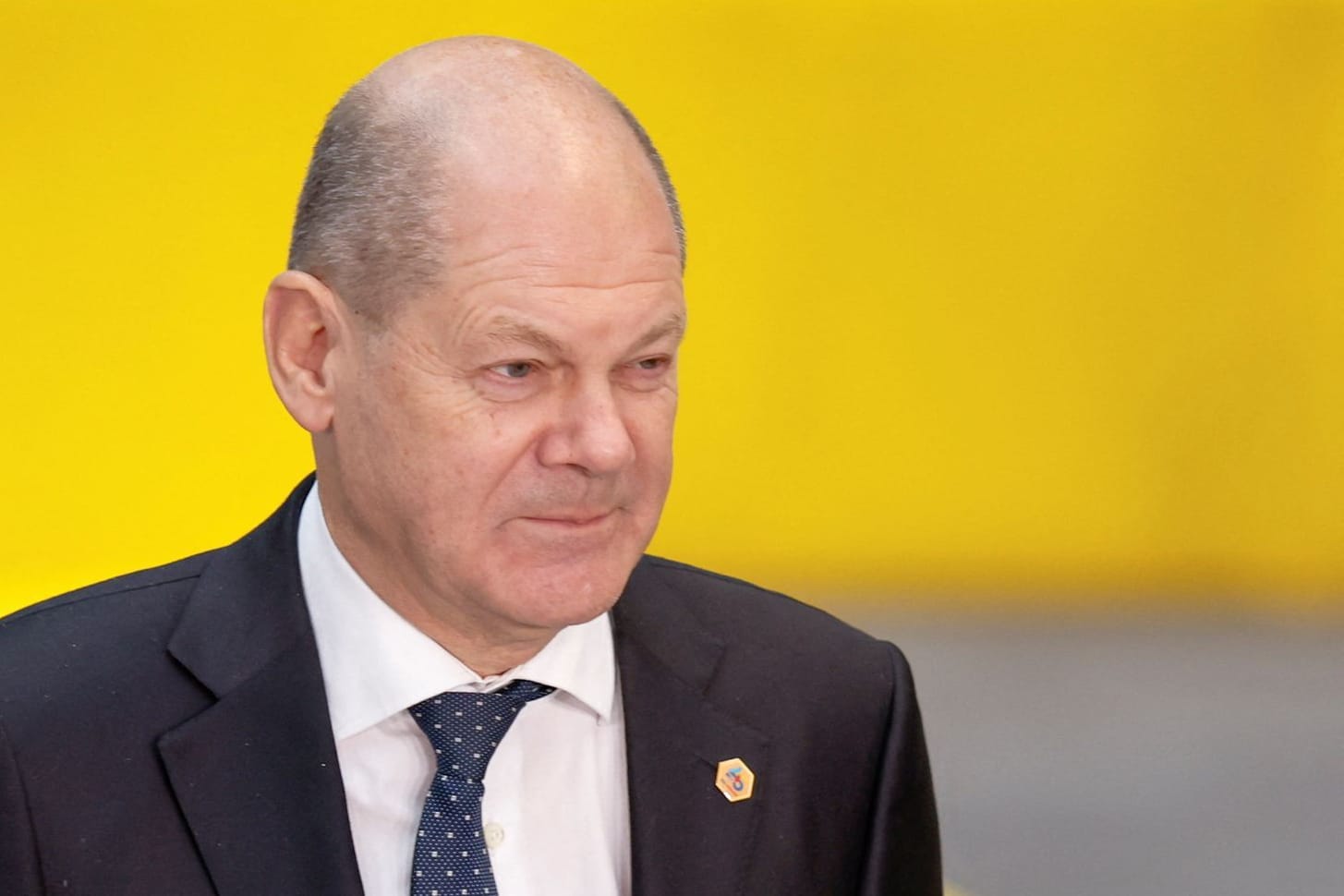 Bundeskanzler Olaf Scholz: Er will trotz der Korruptionsvorwürfe weiter Gas aus Katar kaufen.