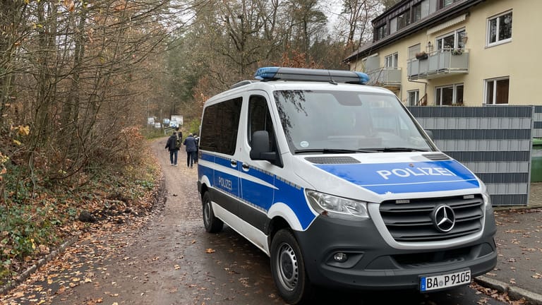 Die Polizei im Einsatz: Im Rahmen der bundesweiten Razzia fand auch eine Durchsuchung in Feucht im Nürnberger Land statt.
