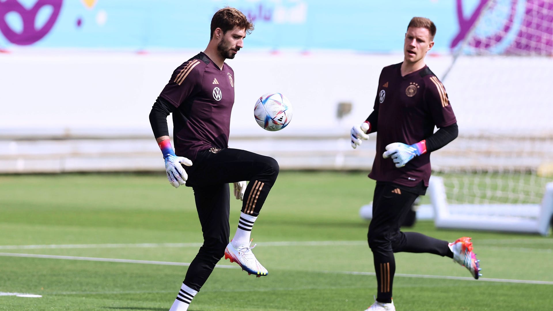 Kevin Trapp (am Ball) und Marc-André ter Stegen: Sie sind fester Bestandteil des DFB-Kaders.