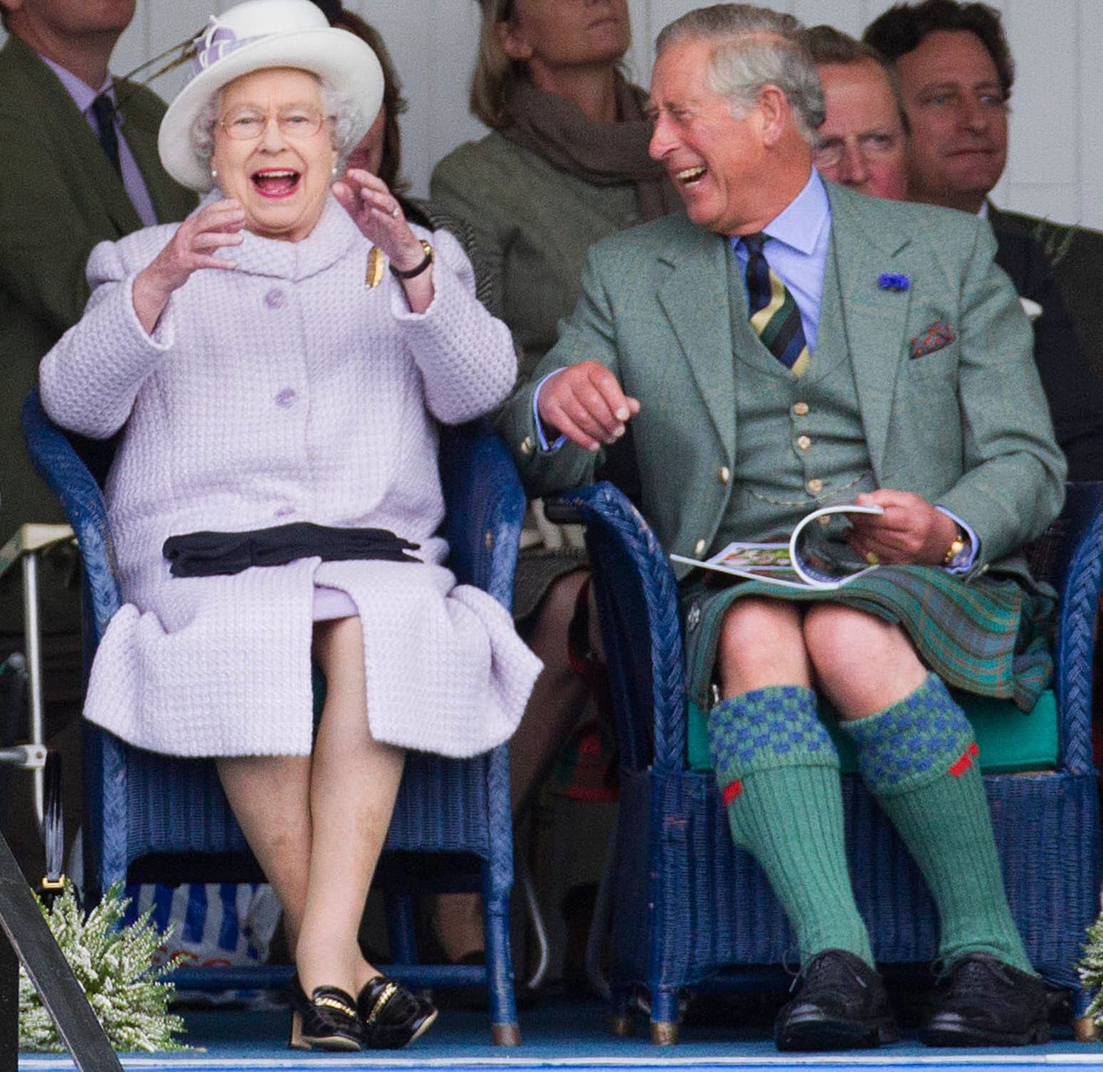 September 2012: Die Queen und Charles bei den Braemar Games in Schottland.