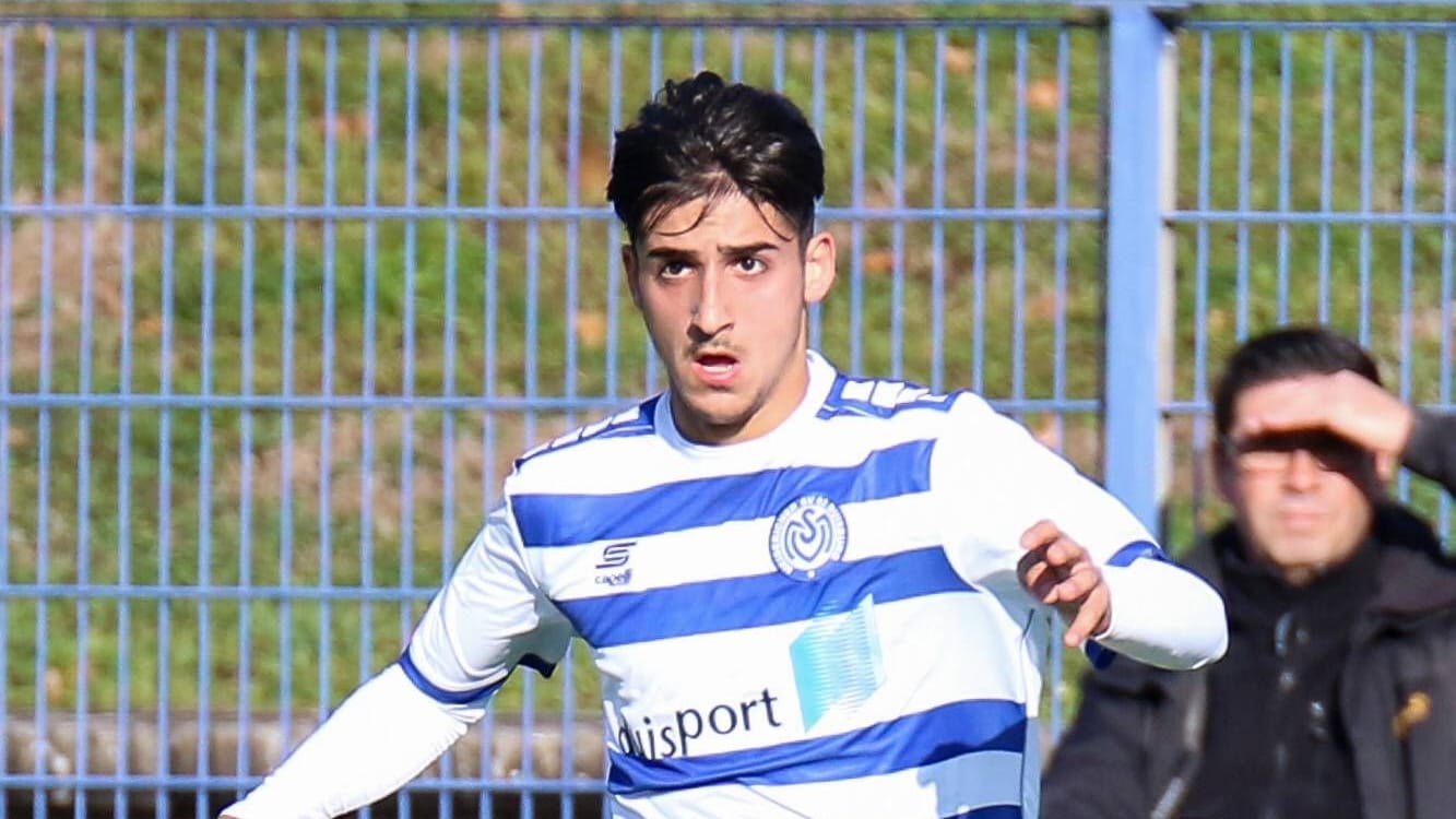 Bilal-Can Özkara, hier noch im Dress des MSV Duisburg (Archivfoto): Angehörige und Fans bangen um den jungen Mann.