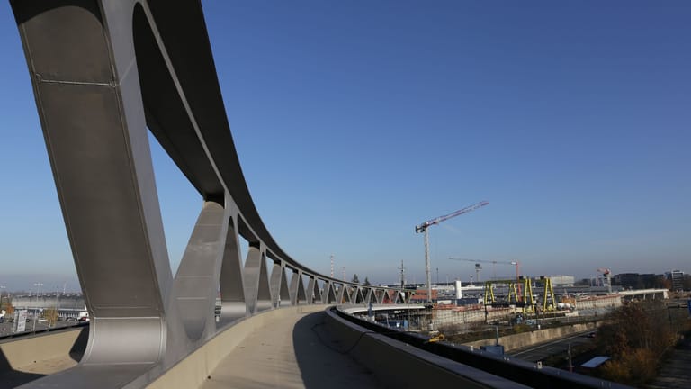 U81-Bau: Finale Schweißarbeiten an der Nordsternbrücke