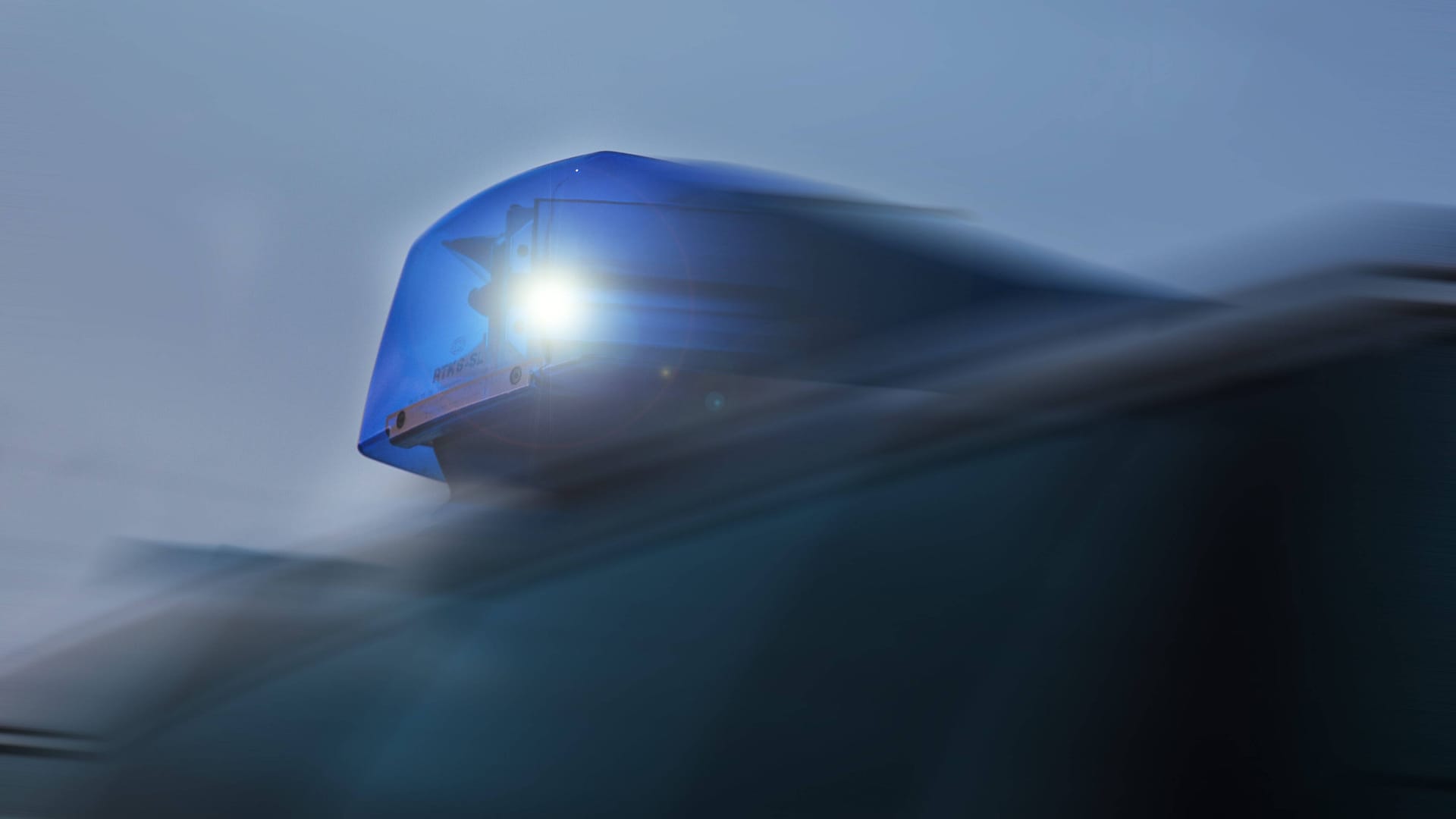 Ein Einsatzfahrzeug der Polizei (Symbolbild): Bei Solingen ist ein Mann ums Leben gekommen. Ein Einsatzfahrzeug der Polizei (Symbolbild): Bei Solingen ist ein Mann ums Leben gekommen.