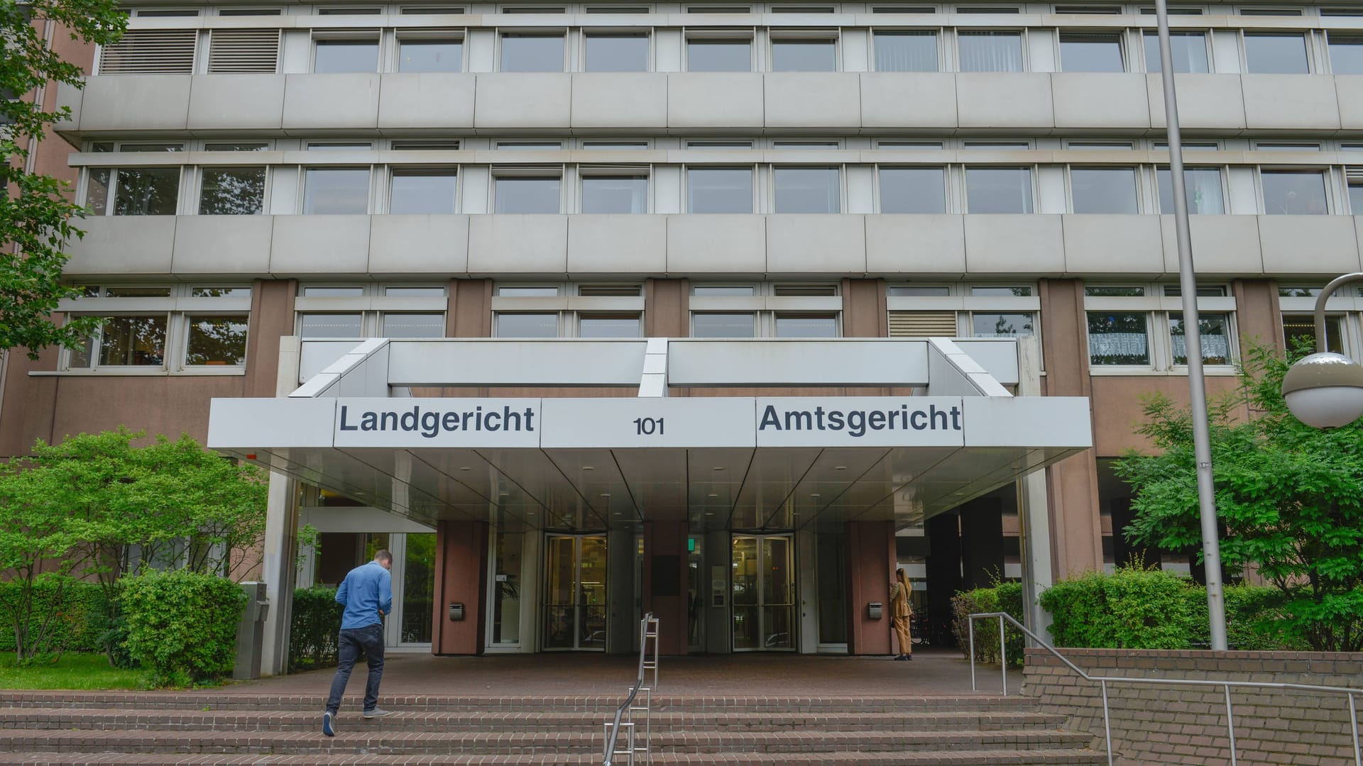 Das Justizzentrum in Köln (Archivbild): Die für den Dienstag geplanten Prozesse verzögern sich.