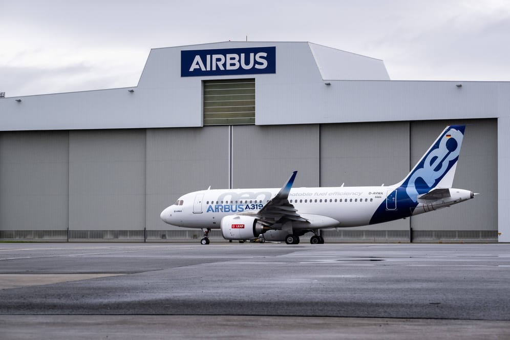 Airbus Flugzeug: Im Jahr 2022 lieferte der Flugzeugbauer weniger als 700 Maschinen aus.