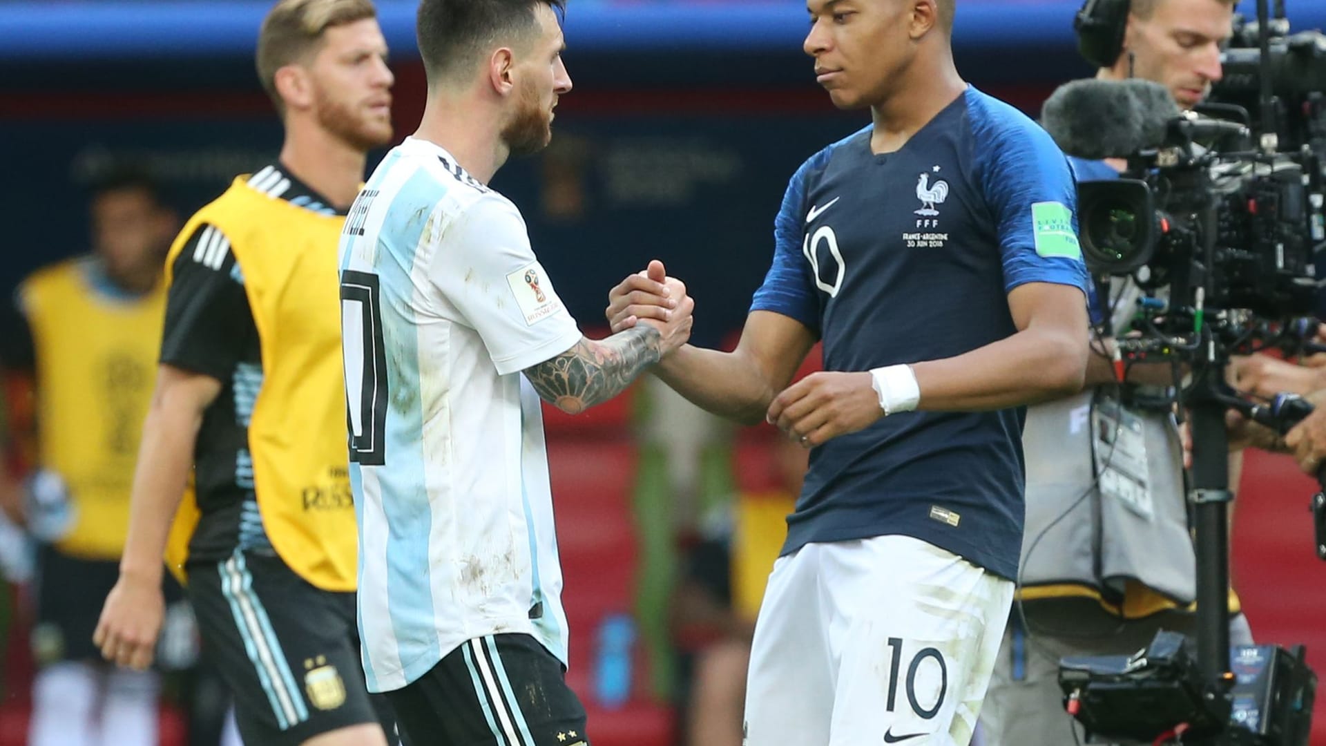 Kylian Mbappé und Lionel Messi