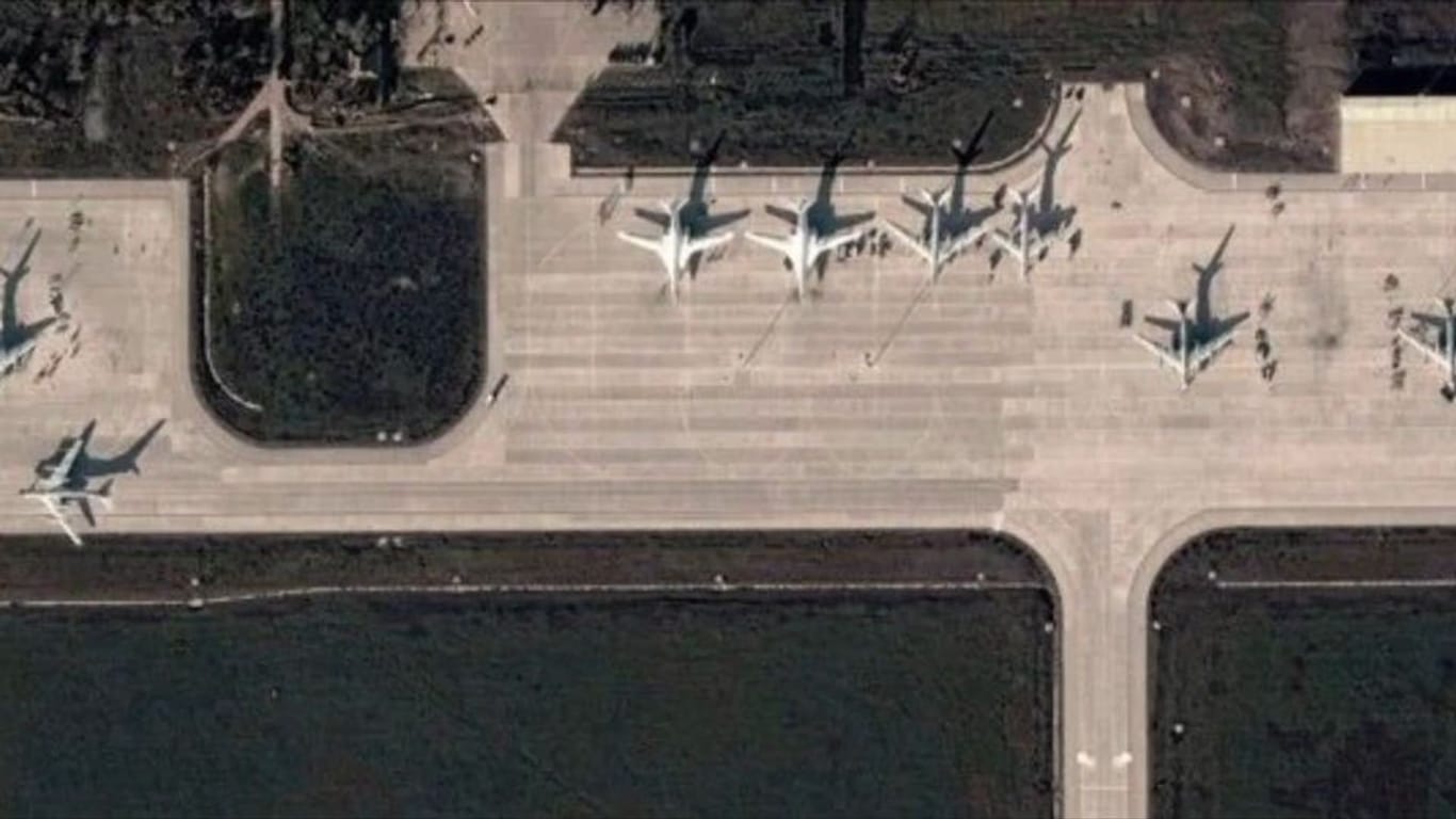 Der russische Militärflughafen Engels-2 (Archivbild): Hier sollen auch die "White Swan"-Modelle stationiert sein.