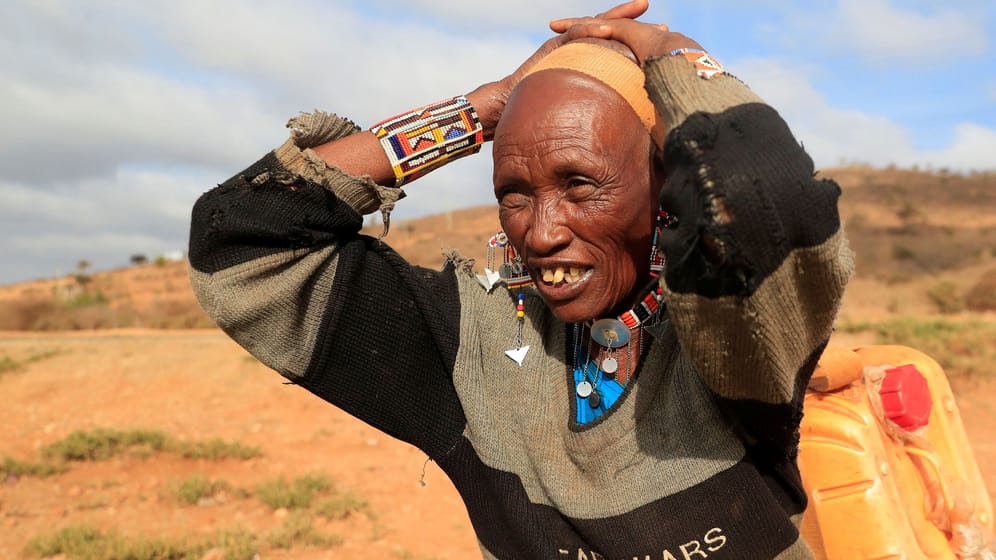 Frau der Massai in Kenia: Frauen leiden besonders unter Hungerkrisen und ihren Folgen.