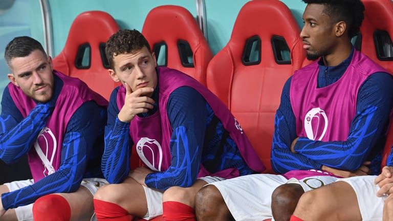 Kingsley Coman und Benjamin Pavard (v.r.): Die beiden Stars des FC Bayern spielen in der französischen Nationalelf nicht die Hauptrolle, Pavard momentan gar keine mehr.