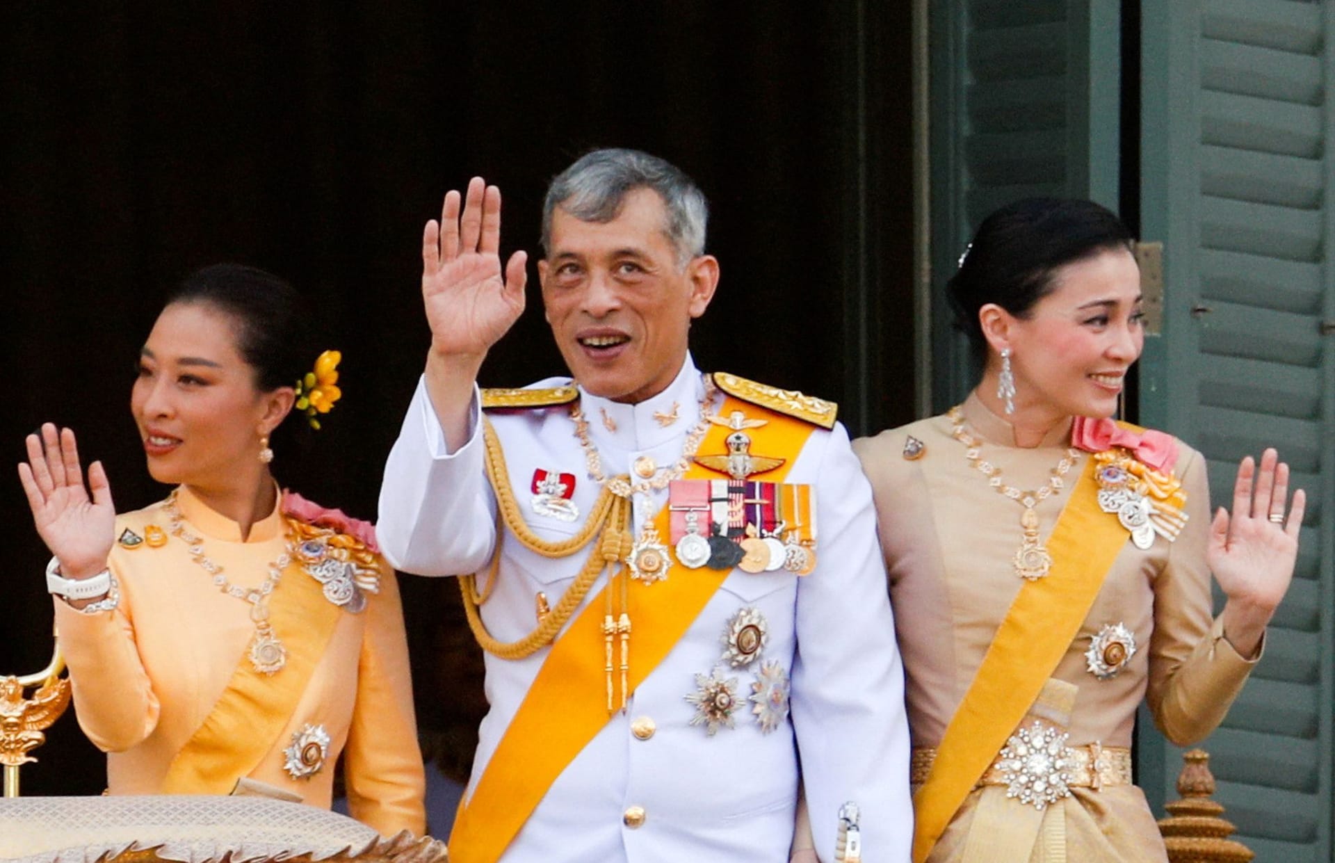 Thai-König Maha Vajiralongkorn im Mai 2019 mit seiner Tochter Bajrakitiyabha.