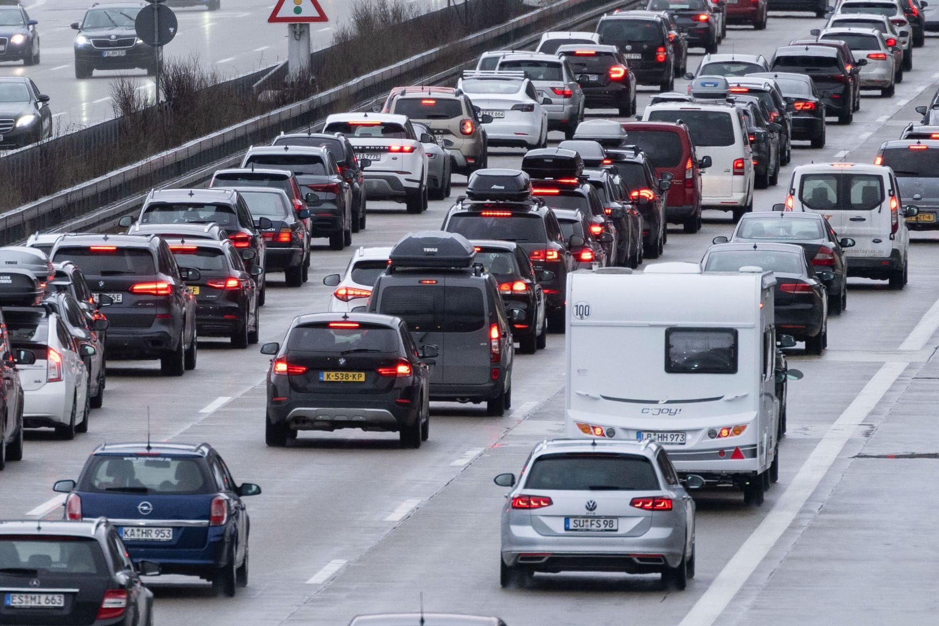 Stau auf der A8