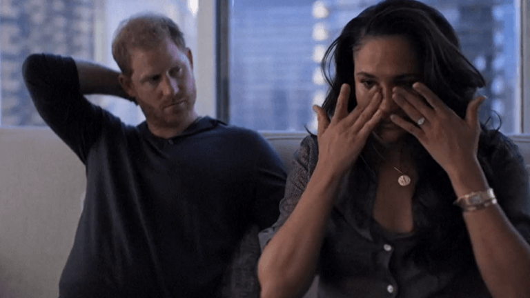 Meghan emotional: Die Ehefrau von Harry weint vor laufender Kamera.