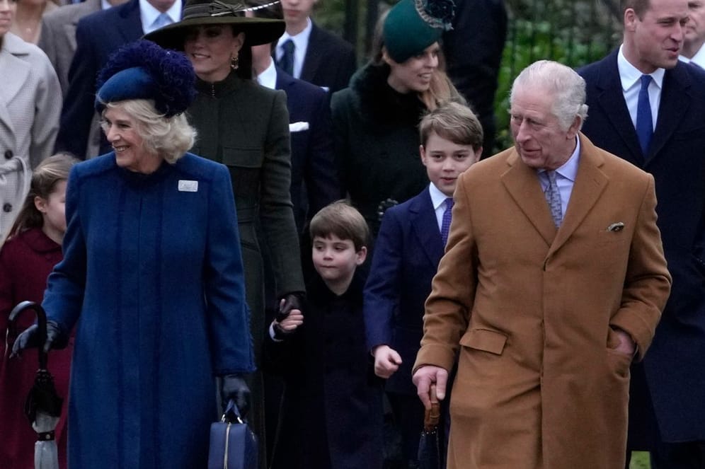 Die Royal Family zeigt sich am ersten Weihnachtstag dem britischen Volk.