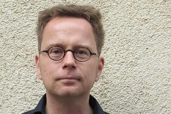 Alexander Feuerherdt: Der Schiedsrichter-Experte ordnet die Leistungen bei der WM ein. Alexander Feuerherdt: Der Schiedsrichter-Experte ordnet die Leistungen bei der WM ein.