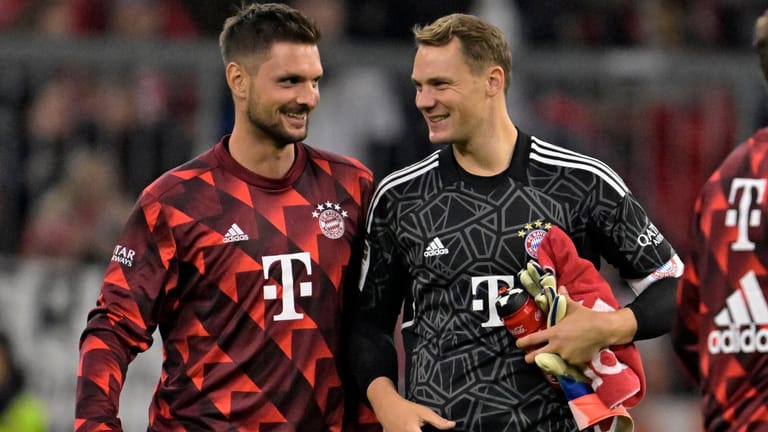 Sven Ulreich (l.): Der 34-Jährige bildet seit Jahren mit Manuel Neuer ein erfolgreiches Torwartduo beim FC Bayern.