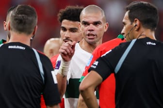 Die Fassung verloren: Portugals Abwehrchef Pepe hat nach dem WM-Aus Redebedarf mit den Schiedsrichtern.