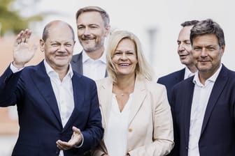 Olaf Scholz, Christian Lindner, Nancy Faeser, Volker Wissing und Robert Habeck: Die Deutschen sind unzufrieden mit der Arbeit der Ampelparteien.