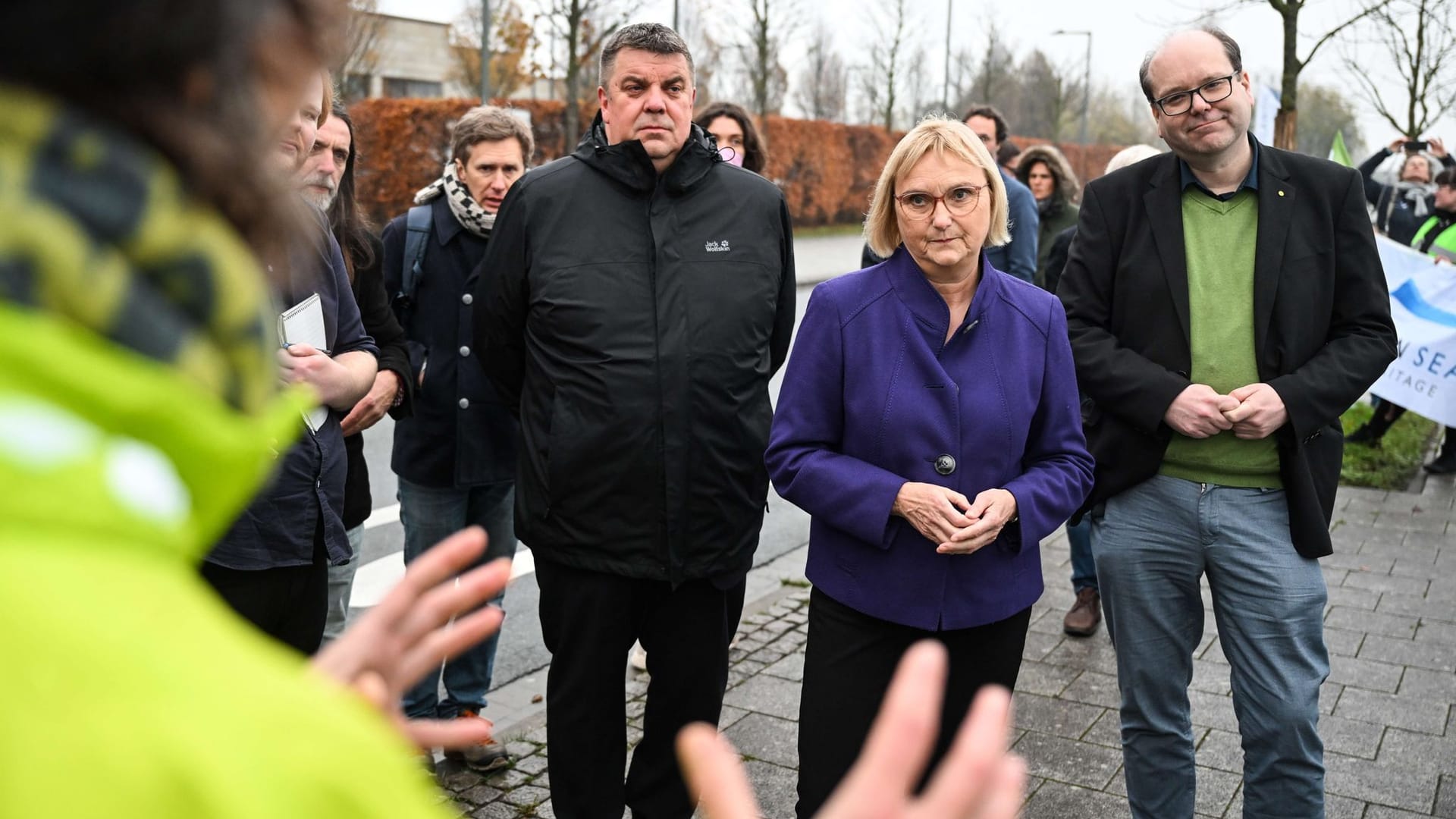 Politiker im Gespräch mit Umweltverbänden (Archivfoto): Es gab viel Redebedarf während der 14. trilateralen Wattenmeerkonferenz.