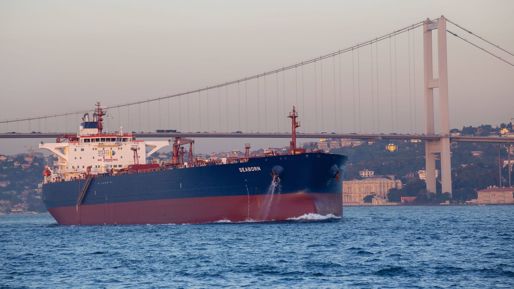 Die Türkei hat fünf Öltanker außerhalb ihrer Hoheitsgewässer
