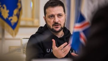 Wolodymyr Selenskyj (Archivbild) will alle Kriegsgefangenen zurück in die Ukraine holen. (Quelle: IMAGO/Kiur Kaasik/Delfi Media/TT) Wolodymyr Selenskyj (Archivbild) will alle Kriegsgefangenen zurück in die Ukraine holen.