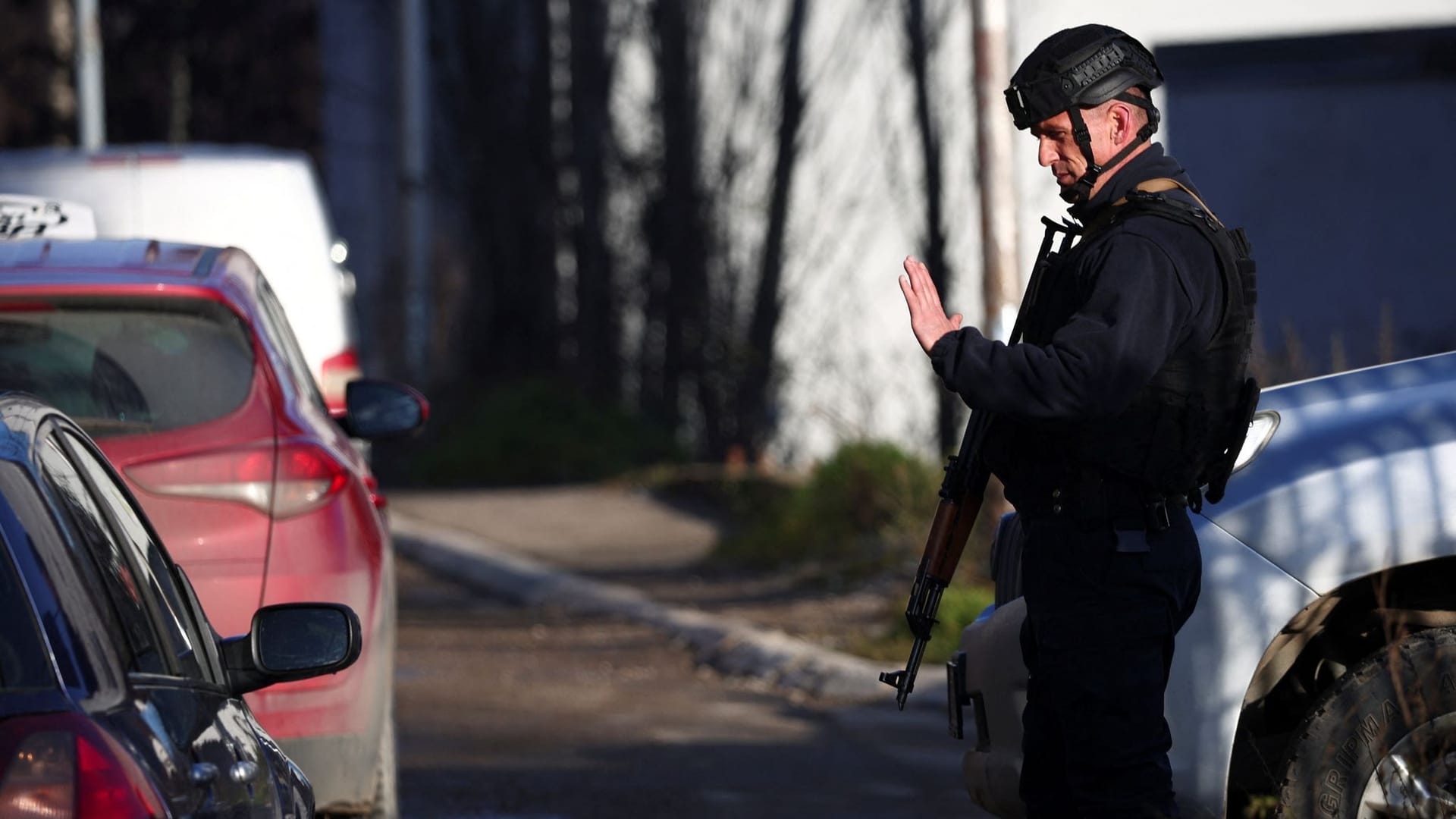 Polizeikontrolle in Mitrovica, Kosovo: Die Spannungen mit dem Nachbarland Serbien nehmen zu.