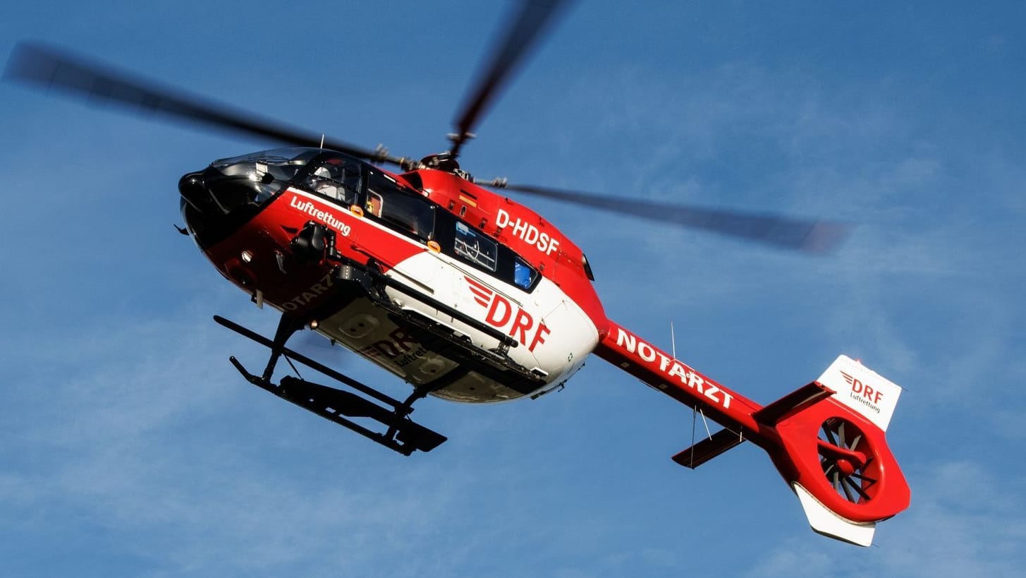 Rettungshubschrauber (Symbobild): Der Schwerverletzte wurde in eine Klinik geflogen. Rettungshubschrauber (Symbobild): Der Schwerverletzte wurde in eine Klinik geflogen.