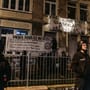 "Freiräume statt Glaspaläste": Aktivisten besetzen Haus in Frankfurt