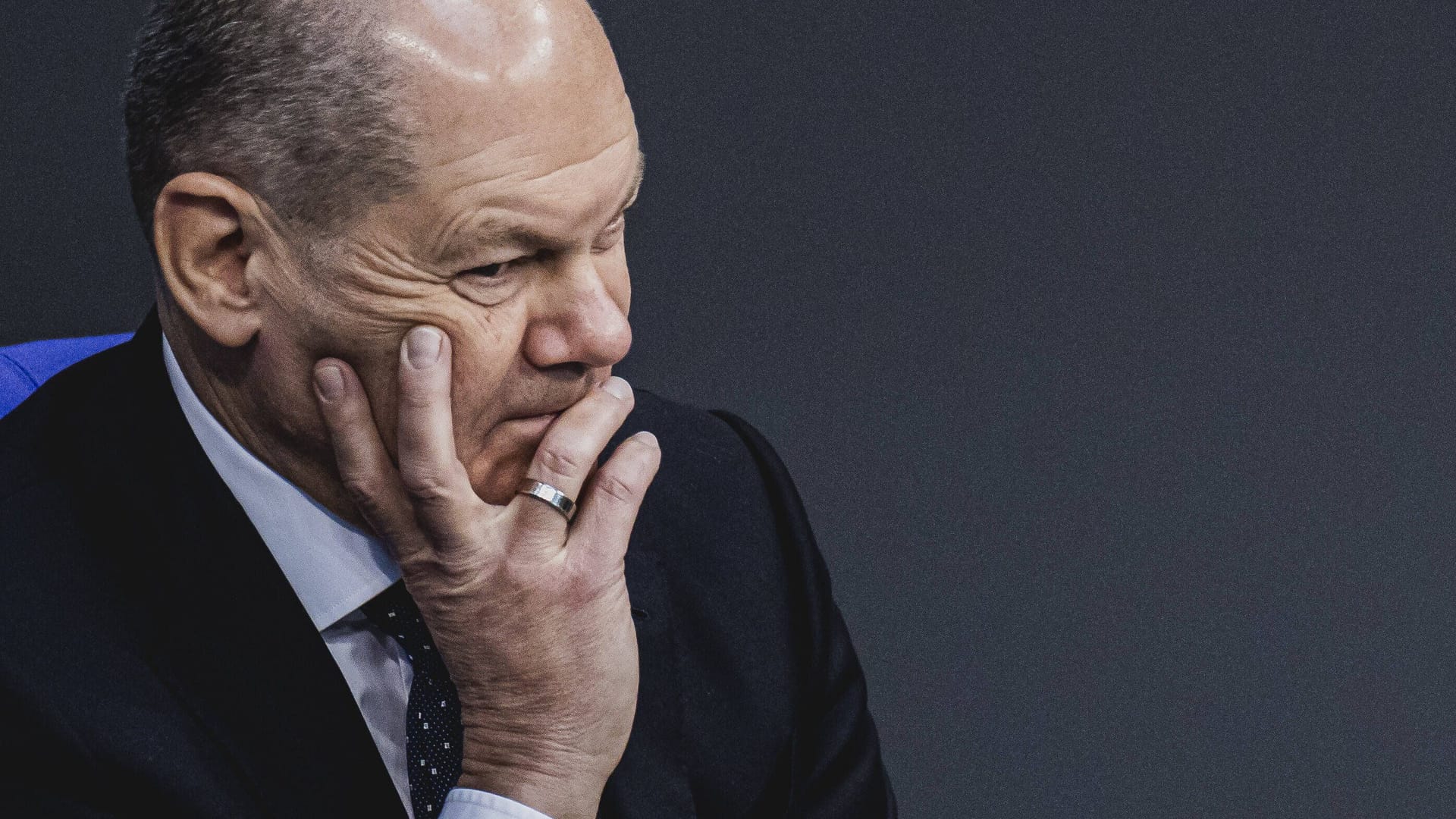 Scholz sitzt nicht auf der Anklagebank: Dennoch spielt er vor dem Landgericht Bonn eine gewichtige Rolle.