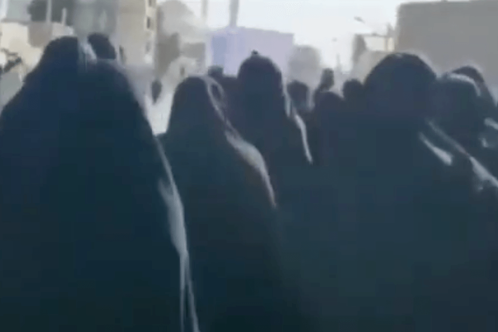 Bildschirmfoto eines Videos, das die Proteste im Iran zeigt.